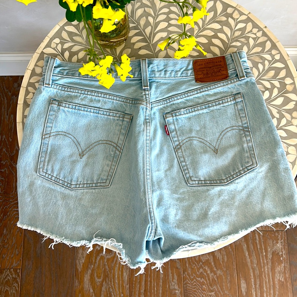 Levi’s wedgie shorts